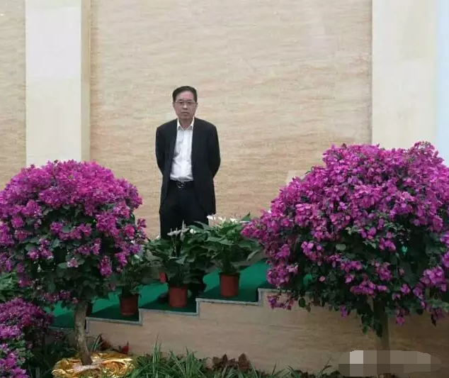 偉志模板董事長(zhǎng)來(lái)保軍——我為偉志代言，幸福源于心中的愛(ài)