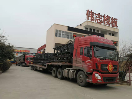 陽(yáng)新高速箱梁中梁模板、箱梁抽拉內(nèi)模裝車(chē)發(fā)走